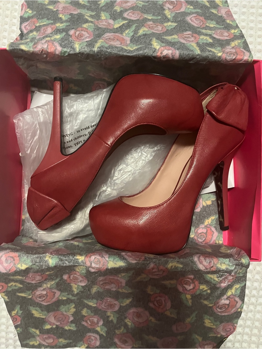 Betsey Johnson Genuine Leather Red, 8 Platform Pumps